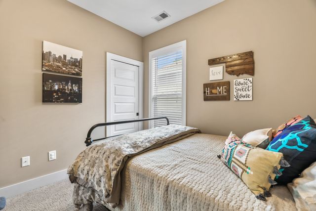 916A Thomas Ave, Nashville, TN 37216