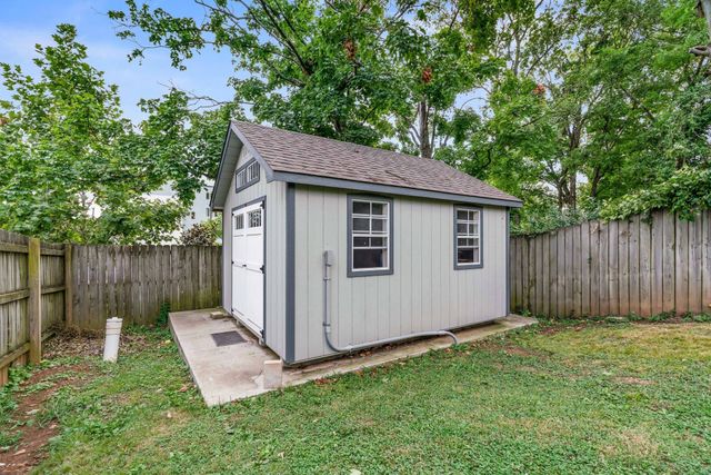 916A Thomas Ave, Nashville, TN 37216