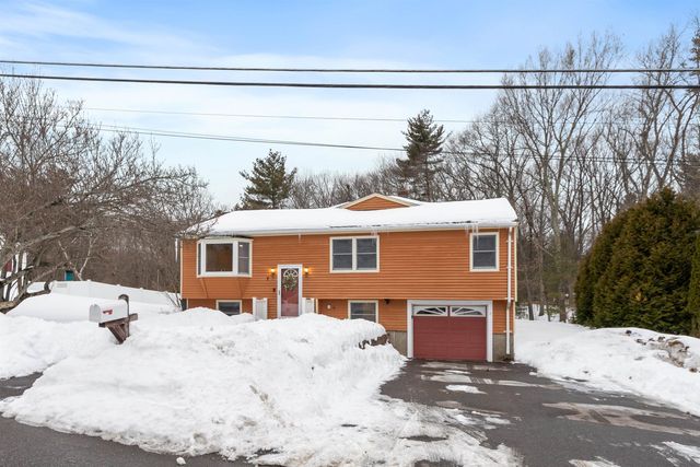 7 Brentwood Avenue, Salem, NH 03079