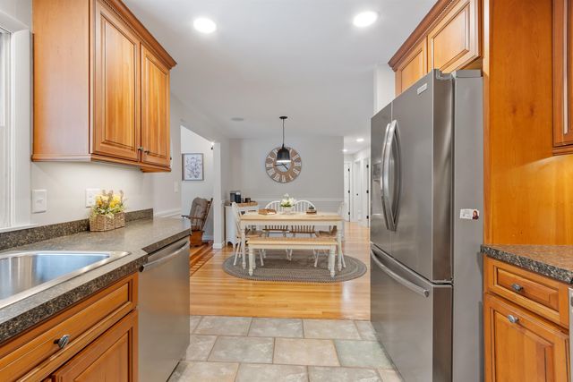 7 Brentwood Avenue, Salem, NH 03079