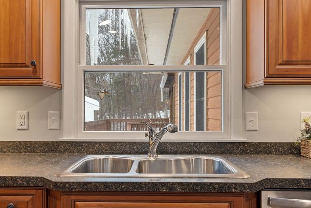 7 Brentwood Avenue, Salem, NH 03079