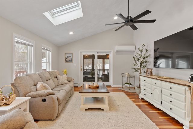 7 Brentwood Avenue, Salem, NH 03079