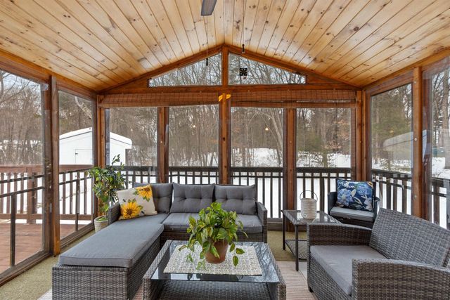 7 Brentwood Avenue, Salem, NH 03079