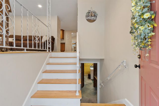 7 Brentwood Avenue, Salem, NH 03079