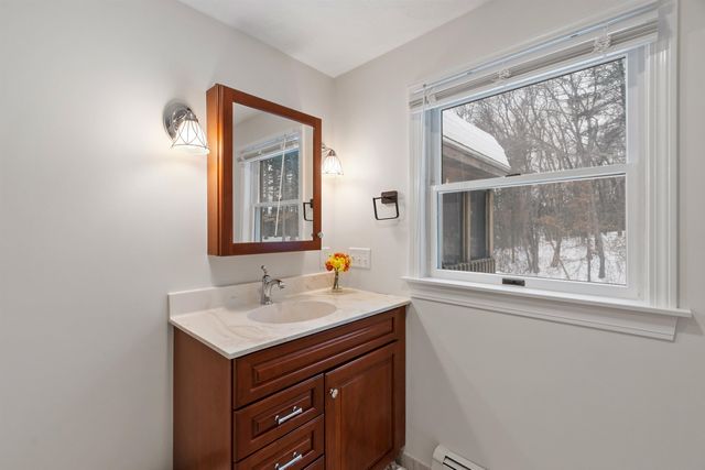 7 Brentwood Avenue, Salem, NH 03079