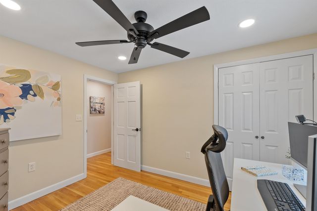 7 Brentwood Avenue, Salem, NH 03079