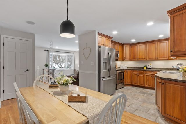 7 Brentwood Avenue, Salem, NH 03079