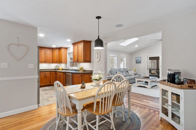 7 Brentwood Avenue, Salem, NH 03079