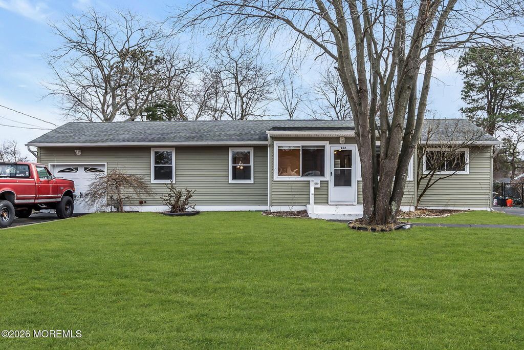 252 Ashwood Drive, Brick, NJ 08723