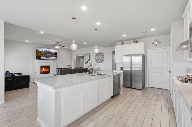 225 Peninsula Point Drive, Montgomery, TX 77356