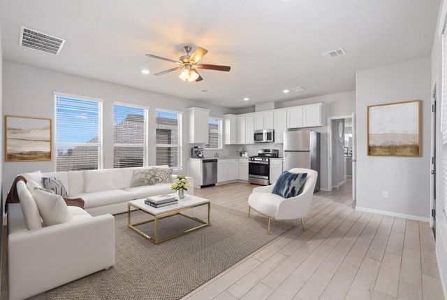 225 Peninsula Point Drive, Montgomery, TX 77356