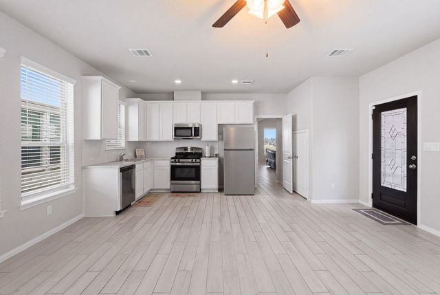 225 Peninsula Point Drive, Montgomery, TX 77356