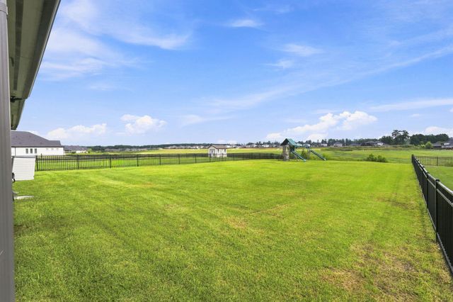 225 Peninsula Point Drive, Montgomery, TX 77356