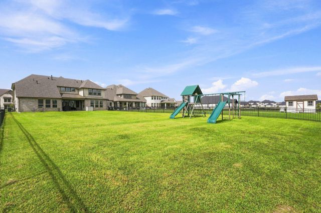 225 Peninsula Point Drive, Montgomery, TX 77356