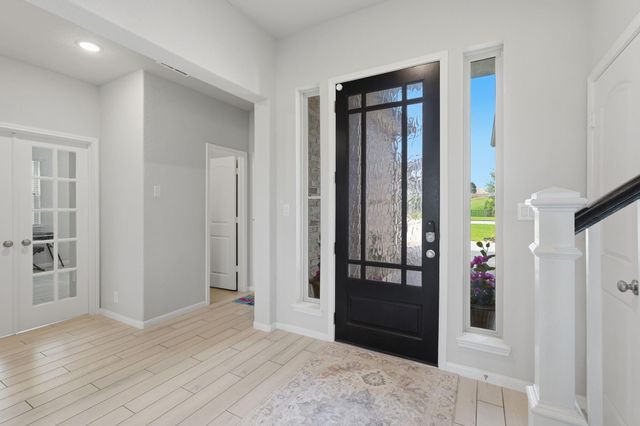 225 Peninsula Point Drive, Montgomery, TX 77356