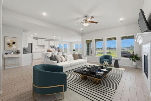 225 Peninsula Point Drive, Montgomery, TX 77356