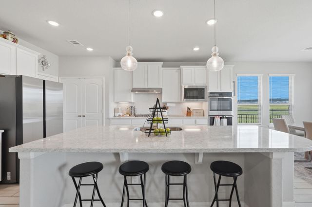 225 Peninsula Point Drive, Montgomery, TX 77356