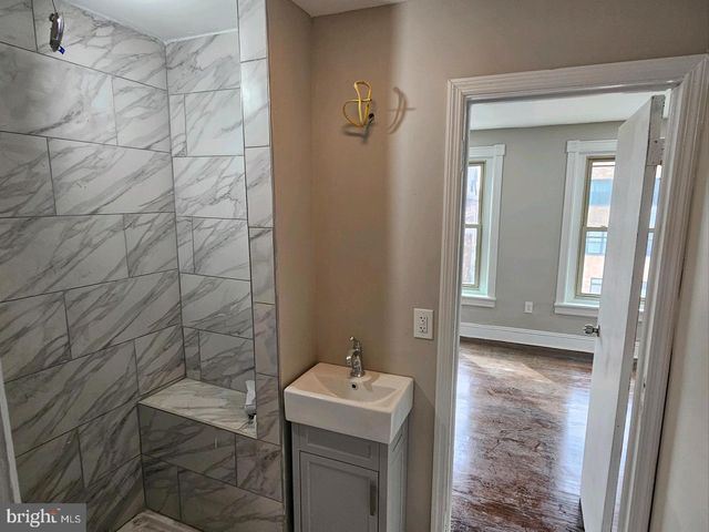 334 W STATE ST, Trenton, NJ 08618