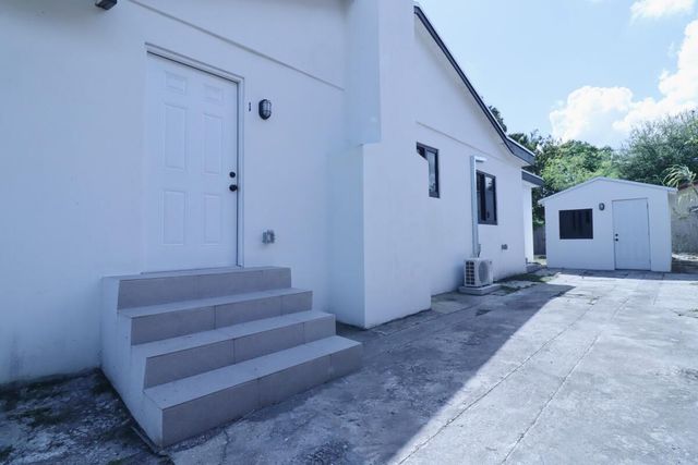3040 NW 13th Avenue 2, Miami, FL 33142