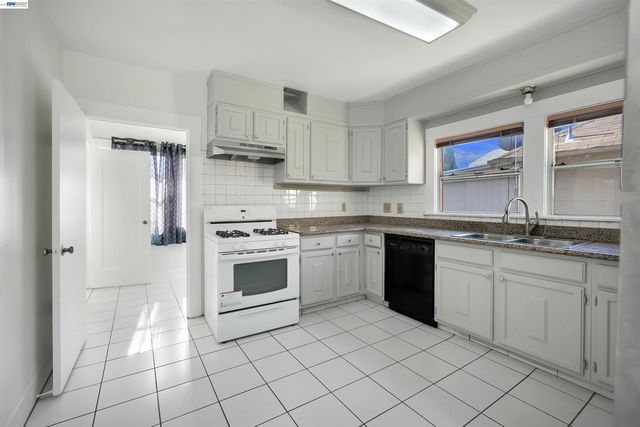 1646 51St Ave, Oakland, CA 94601