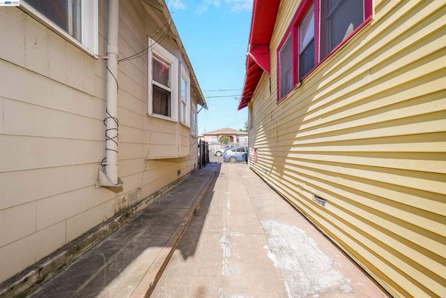 1646 51St Ave, Oakland, CA 94601