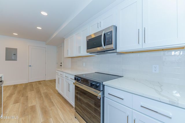 9 Laura Drive 105, Cohoes, NY 12047