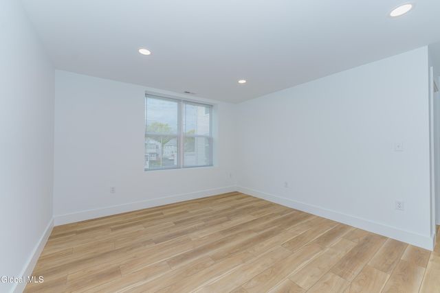 9 Laura Drive 105, Cohoes, NY 12047