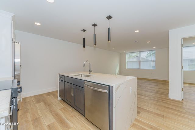 9 Laura Drive 105, Cohoes, NY 12047