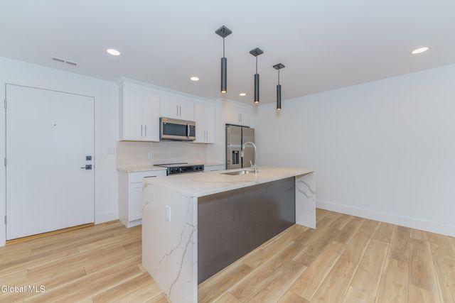 9 Laura Drive 105, Cohoes, NY 12047