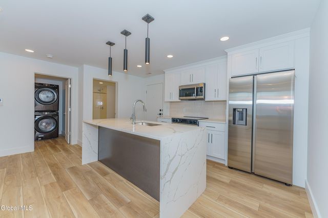 9 Laura Drive 105, Cohoes, NY 12047