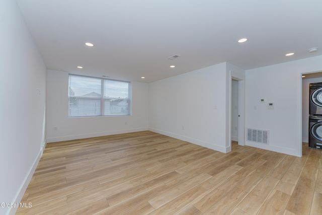 9 Laura Drive 105, Cohoes, NY 12047