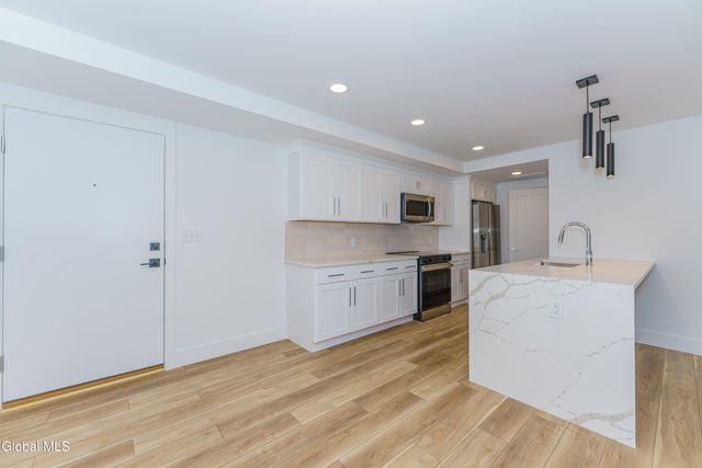 9 Laura Drive 105, Cohoes, NY 12047