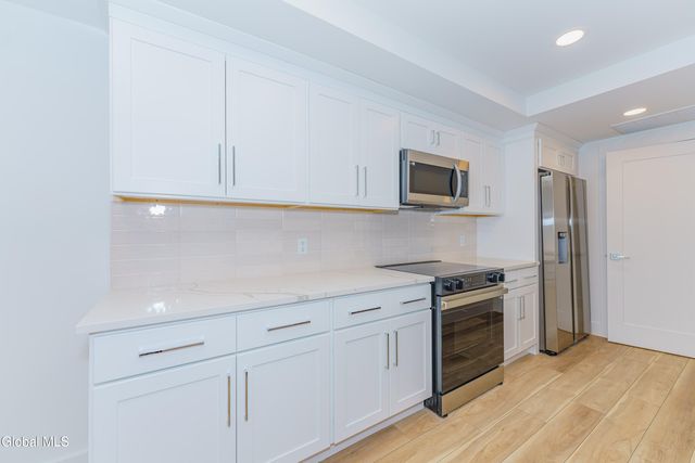 9 Laura Drive 105, Cohoes, NY 12047