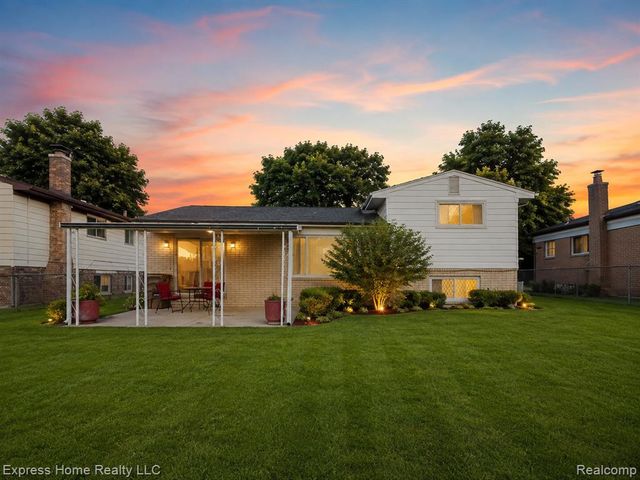 36177 Waltham Drive, Sterling Heights, MI 48310
