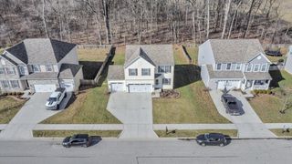 215 Mannaseh Drive W, Granville, OH 43023