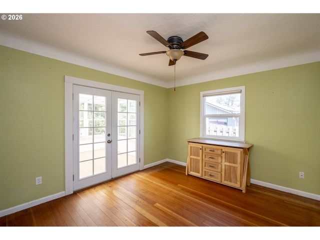 6735 Se NEHALEM St, Portland, OR 97206