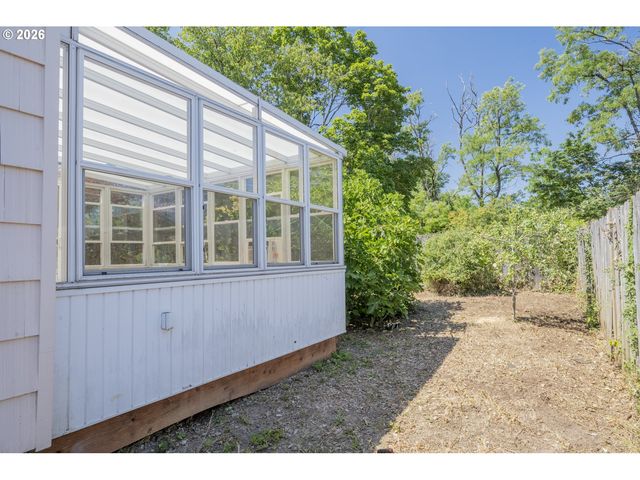 6735 Se NEHALEM St, Portland, OR 97206