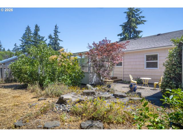 6735 Se NEHALEM St, Portland, OR 97206