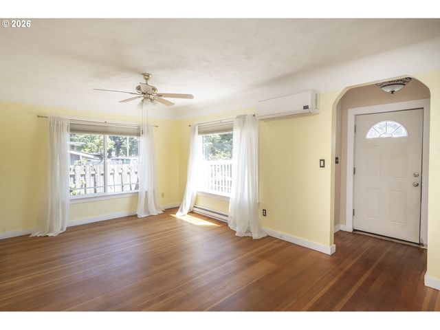 6735 Se NEHALEM St, Portland, OR 97206
