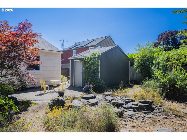 6735 Se NEHALEM St, Portland, OR 97206