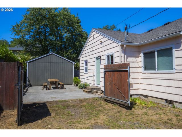 6735 Se NEHALEM St, Portland, OR 97206