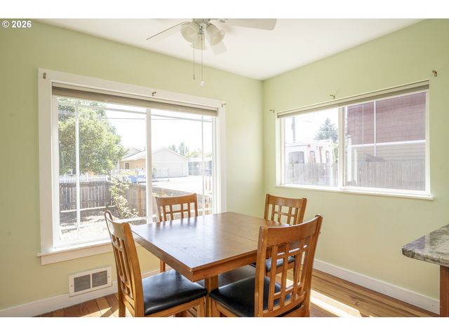 6735 Se NEHALEM St, Portland, OR 97206