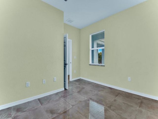 4654 26th ST SW, Lehigh Acres, FL 33973