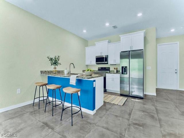 4654 26th ST SW, Lehigh Acres, FL 33973