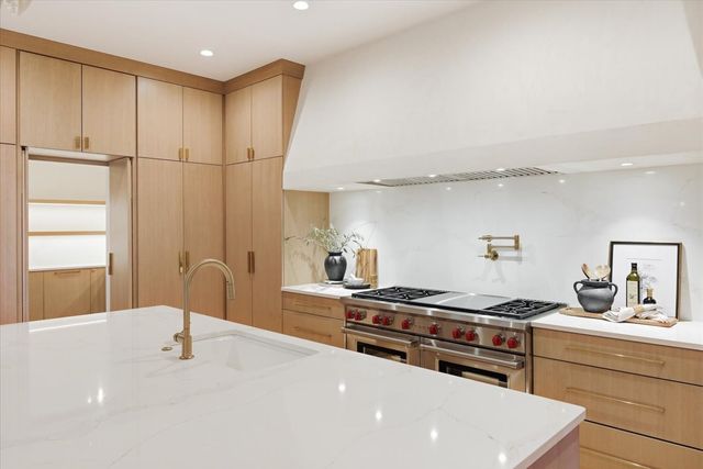 818 Brentview Dr, Nashville, TN 37220