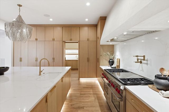 818 Brentview Dr, Nashville, TN 37220