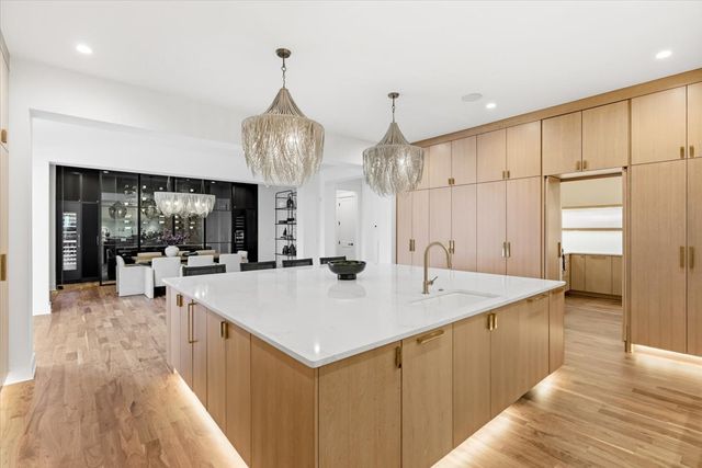 818 Brentview Dr, Nashville, TN 37220