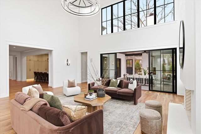 818 Brentview Dr, Nashville, TN 37220