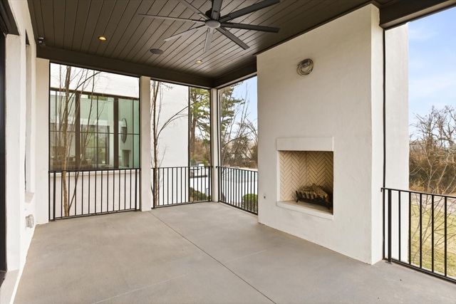 818 Brentview Dr, Nashville, TN 37220