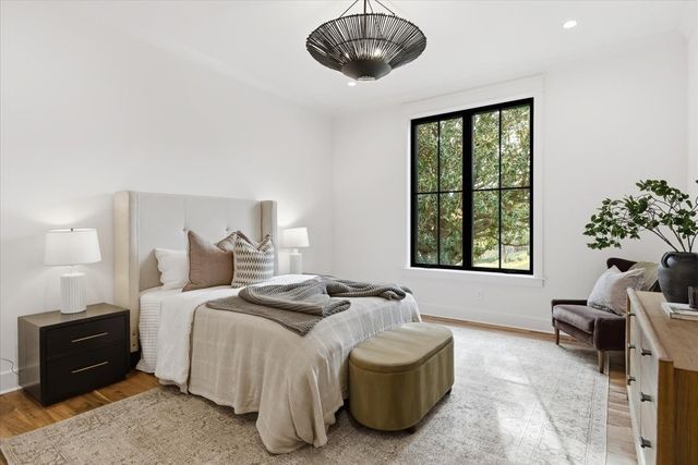 818 Brentview Dr, Nashville, TN 37220